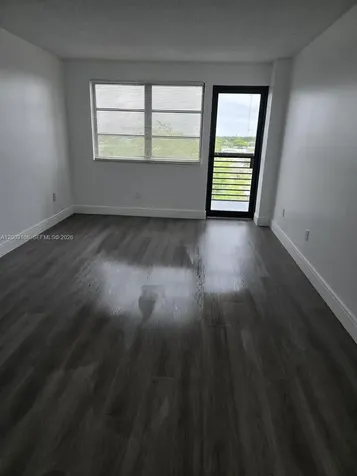 20840 San Simeon Way Miami FL 33179