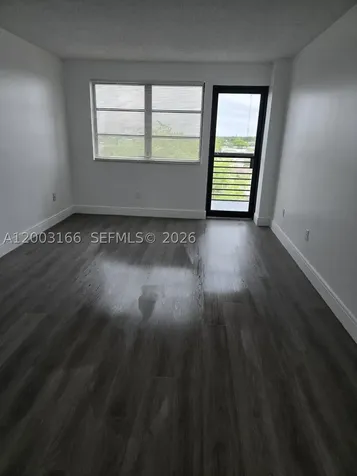 20840 San Simeon Way Miami FL 33179