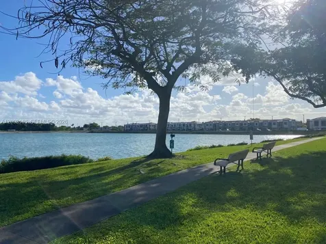 20840 San Simeon Way Miami FL 33179