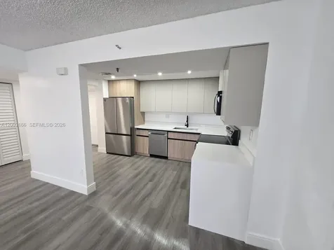 20840 San Simeon Way Miami FL 33179