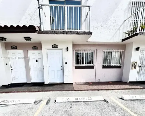 1100 SW 104th Court Miami FL 33174