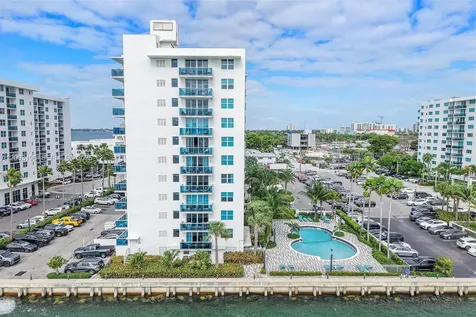 7501 E Treasure Drive North Bay Village FL 33141