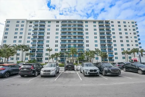 7501 E Treasure Drive North Bay Village FL 33141