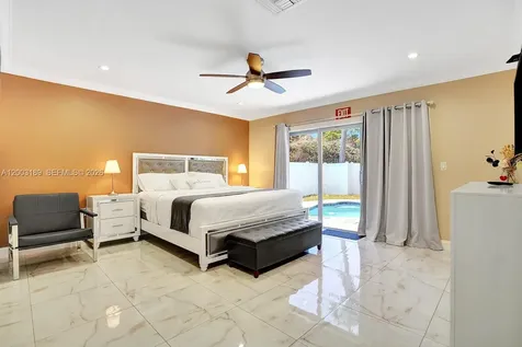 1318 Washington Street Hollywood FL 33019