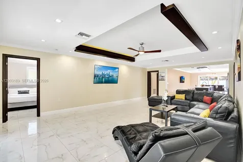 1318 Washington Street Hollywood FL 33019