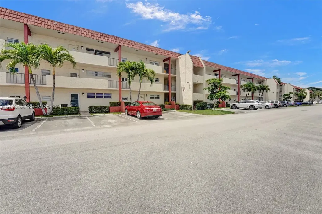 811 S Hollybrook Drive Pembroke Pines FL 33025