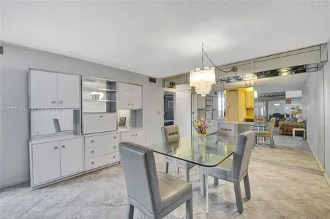 811 S Hollybrook Drive Pembroke Pines FL 33025
