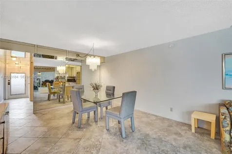 811 S Hollybrook Drive Pembroke Pines FL 33025