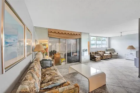 811 S Hollybrook Drive Pembroke Pines FL 33025