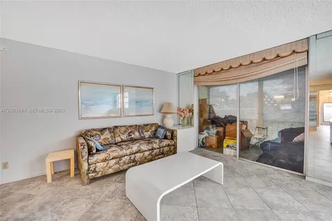 811 S Hollybrook Drive Pembroke Pines FL 33025
