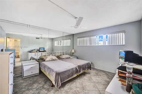 811 S Hollybrook Drive Pembroke Pines FL 33025