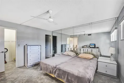 811 S Hollybrook Drive Pembroke Pines FL 33025