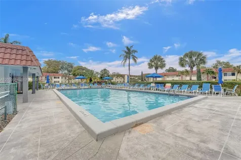 811 S Hollybrook Drive Pembroke Pines FL 33025