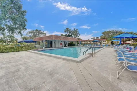 811 S Hollybrook Drive Pembroke Pines FL 33025