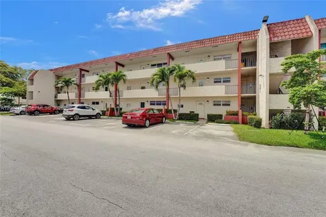 811 S Hollybrook Drive Pembroke Pines FL 33025