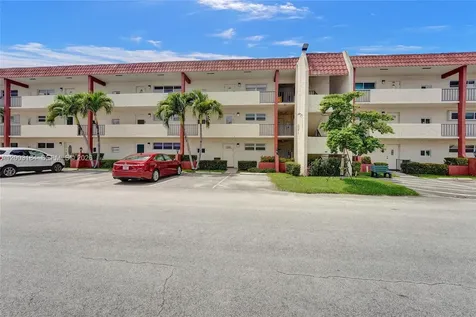 811 S Hollybrook Drive Pembroke Pines FL 33025