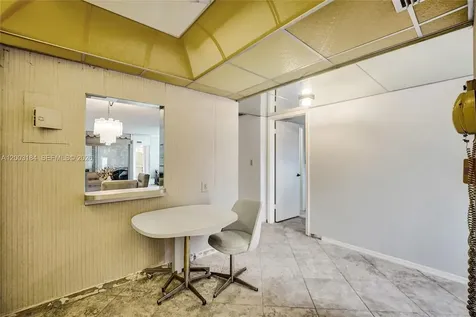 811 S Hollybrook Drive Pembroke Pines FL 33025