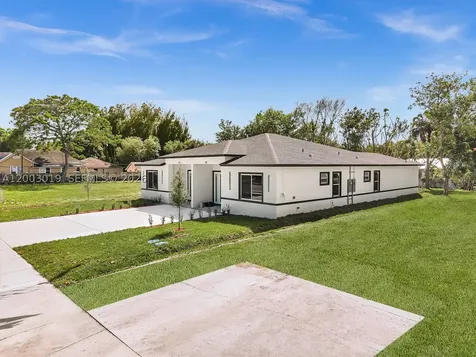 313 S 13th Street Fort Pierce FL 34950