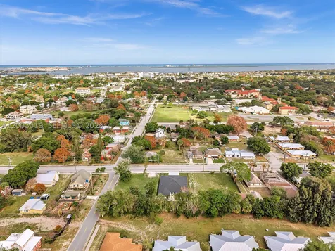 313 S 13th Street Fort Pierce FL 34950