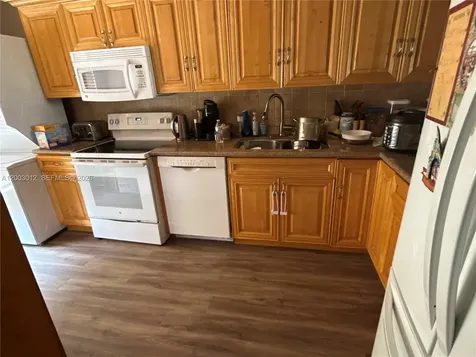 9955 NW 10th Street Pembroke Pines FL 33024