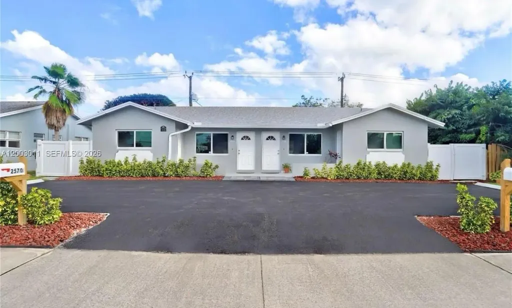 2550 N Dixie Highway Boca Raton FL 33431