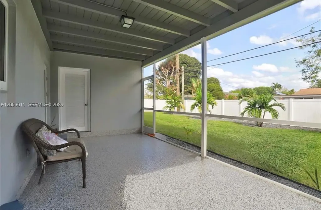 2550 N Dixie Highway Boca Raton FL 33431