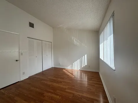 1419 Sussex Drive North Lauderdale FL 33068