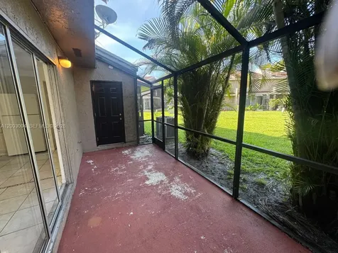 1419 Sussex Drive North Lauderdale FL 33068