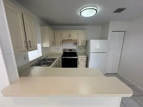 1419 Sussex Drive North Lauderdale FL 33068