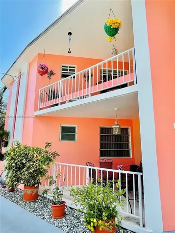 270 NW 34th Terrace Miami FL 33127