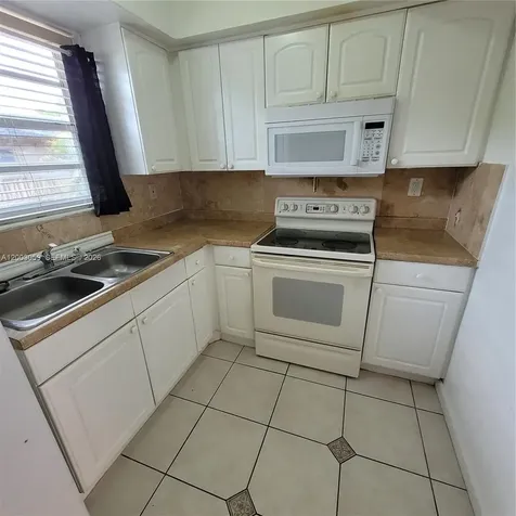 1370 NE 119th Street Miami FL 33161