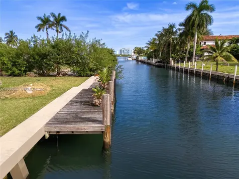 1110 NE 84th Street Miami FL 33138
