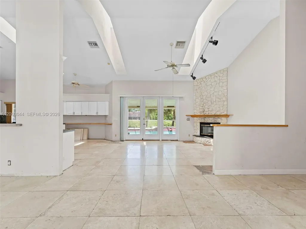 620 NW 104th Avenue Coral Springs FL 33071