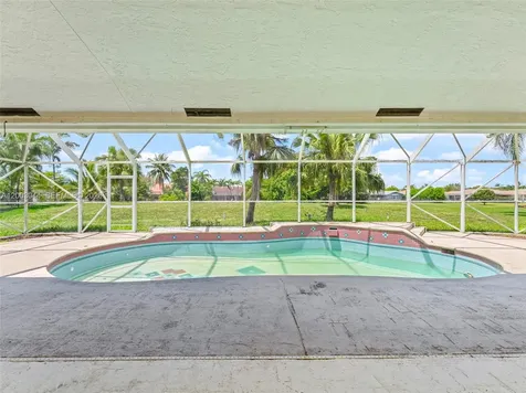620 NW 104th Avenue Coral Springs FL 33071