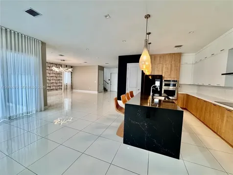 8108 NW 48th Terrace Doral FL 33166