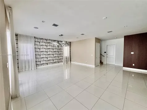 8108 NW 48th Terrace Doral FL 33166