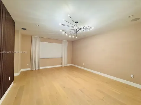 8108 NW 48th Terrace Doral FL 33166