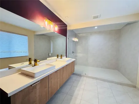 8108 NW 48th Terrace Doral FL 33166