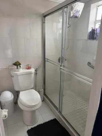 6825 W Flagler Street Miami FL 33144