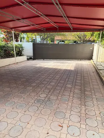 401 Warren Lane Key Biscayne FL 33149