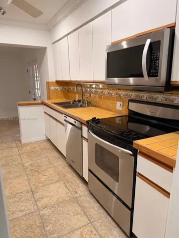 401 Warren Lane Key Biscayne FL 33149