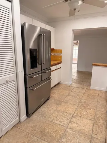 401 Warren Lane Key Biscayne FL 33149