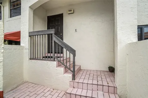906 Republic Court Deerfield Beach FL 33442