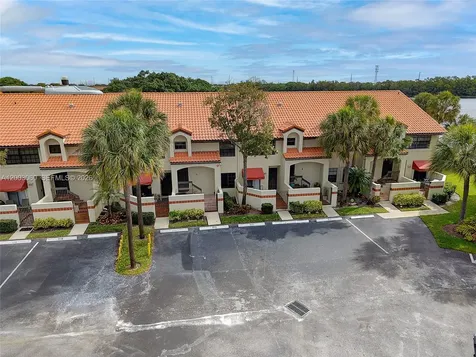 906 Republic Court Deerfield Beach FL 33442