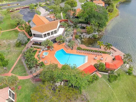 906 Republic Court Deerfield Beach FL 33442