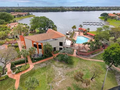 906 Republic Court Deerfield Beach FL 33442