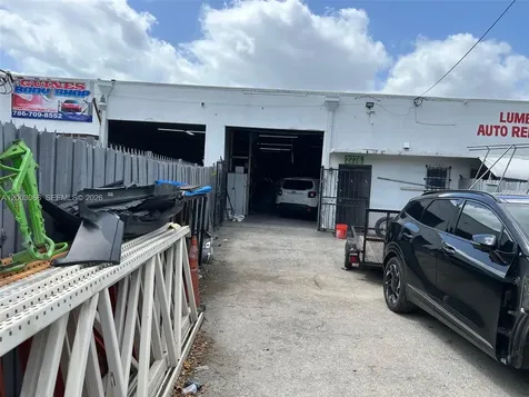 2776 NW 21st Terrace Miami FL 33142