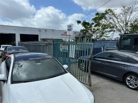 2776 NW 21st Terrace Miami FL 33142