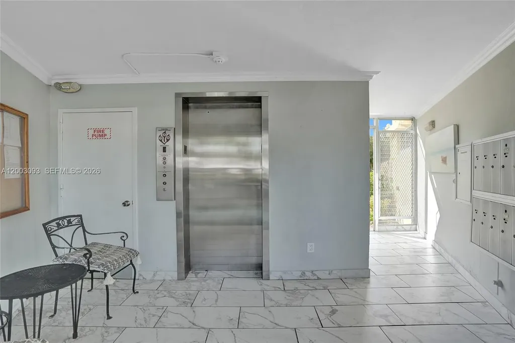 2400 NE 9th Street Fort Lauderdale FL 33304