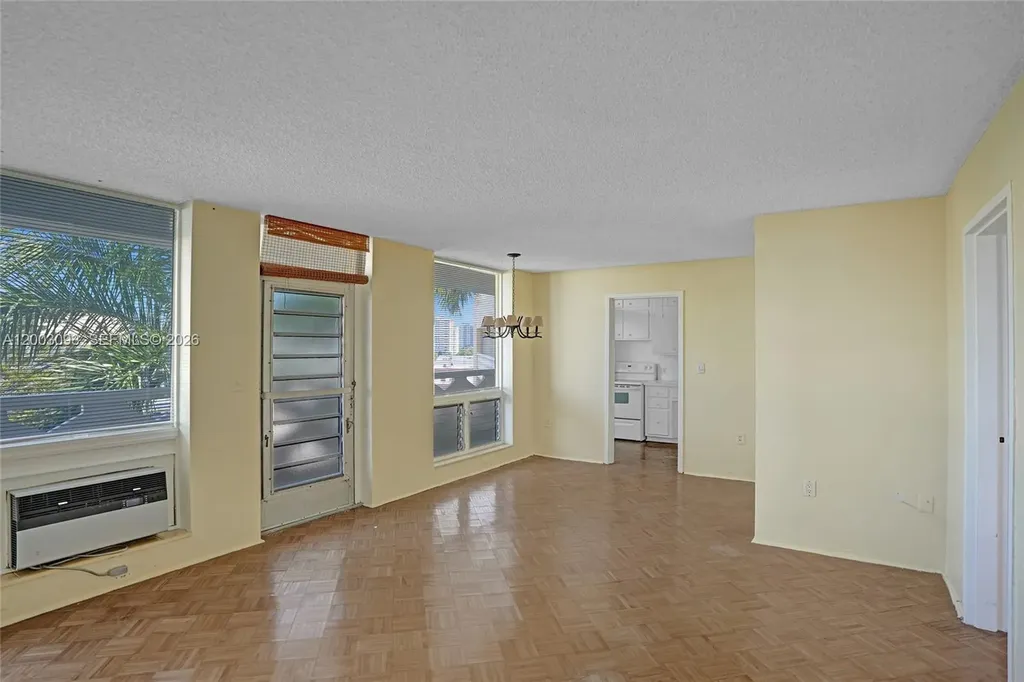 2400 NE 9th Street Fort Lauderdale FL 33304